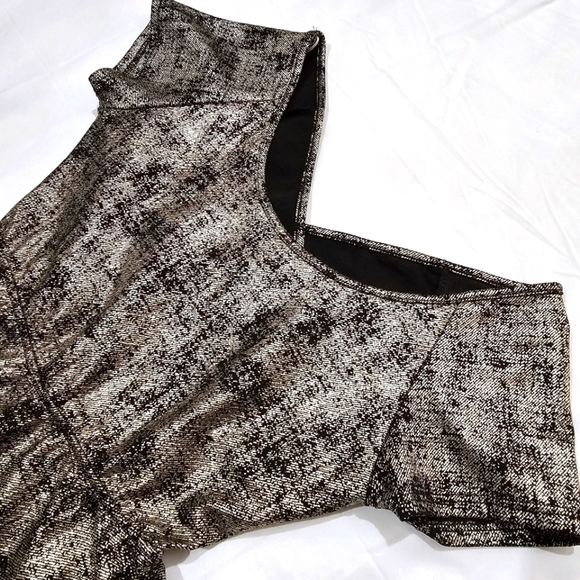 Rolla Coster ✦ Metallic Fit & Flare Mini ✦ Black w/ Gold Shimmer & Cutout Back S - Picture 8 of 17